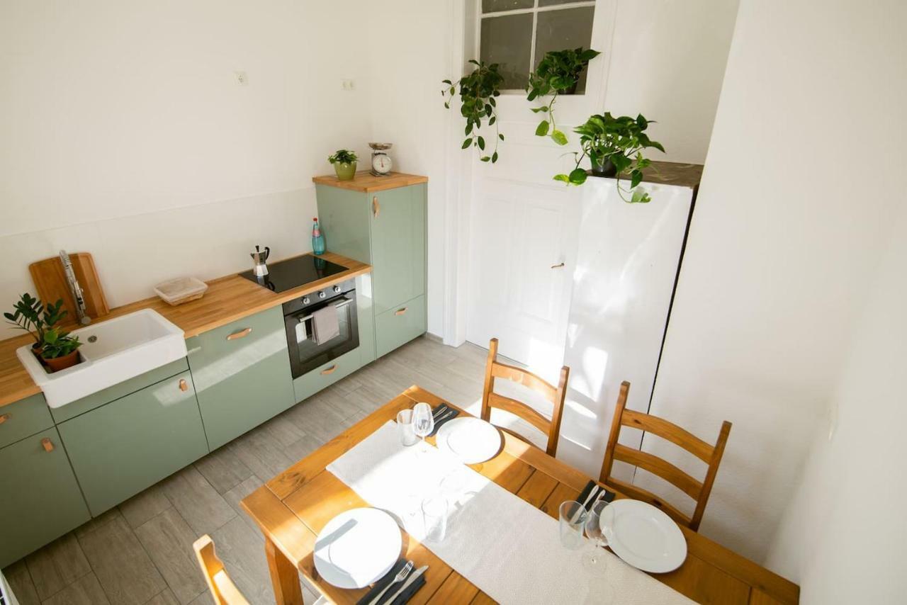 theleaf - design apartment&café Leipzig Extérieur photo